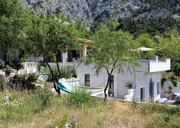 House With A Swimming Pool Kotisina, - 6808