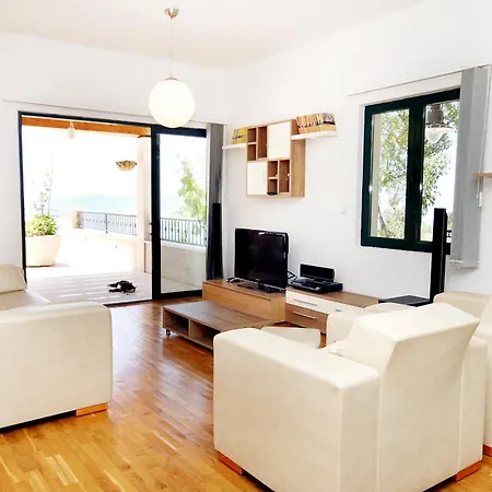 House With A Swimming Pool Kotisina, - 6808 Holiday home *