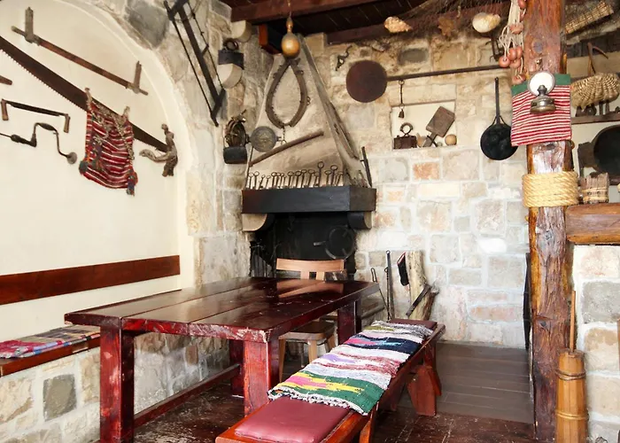 House With A Swimming Pool Kotisina, - 6808 בית נופש