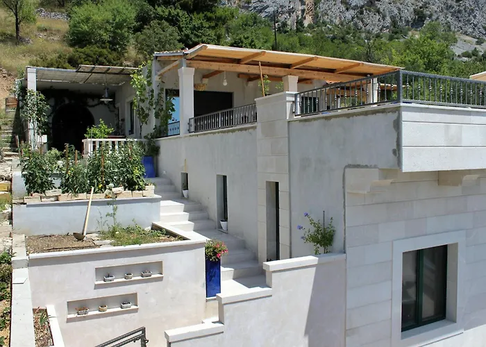 בית נופש House With A Swimming Pool Kotisina, - 6808